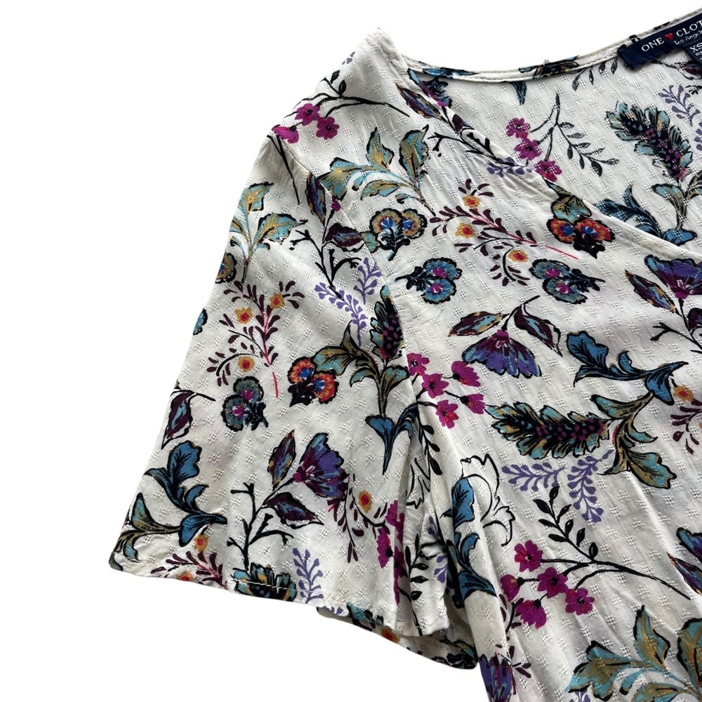 ONE Clothing LA Women's XS Cream Pink Floral Tie Front Short Sleeves Crop Blouse - Picture 6 of 16